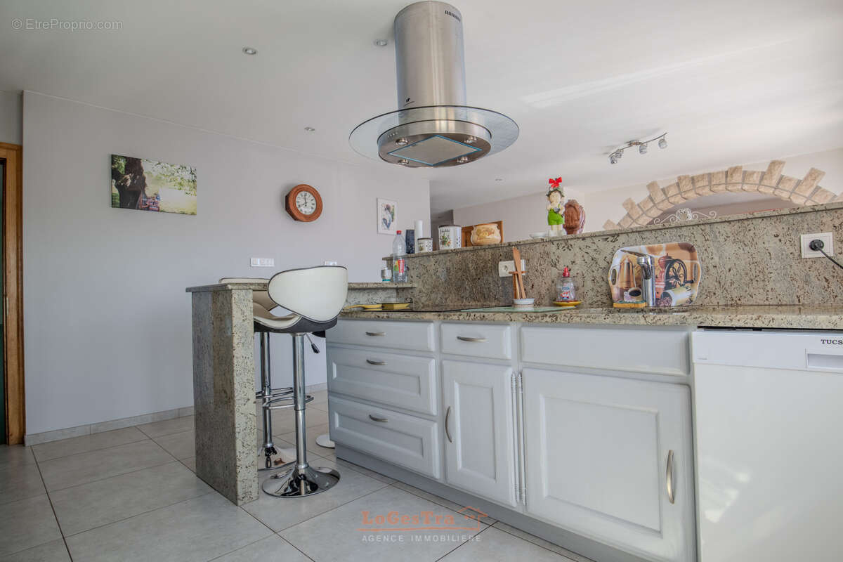 Maison à CONTREXEVILLE