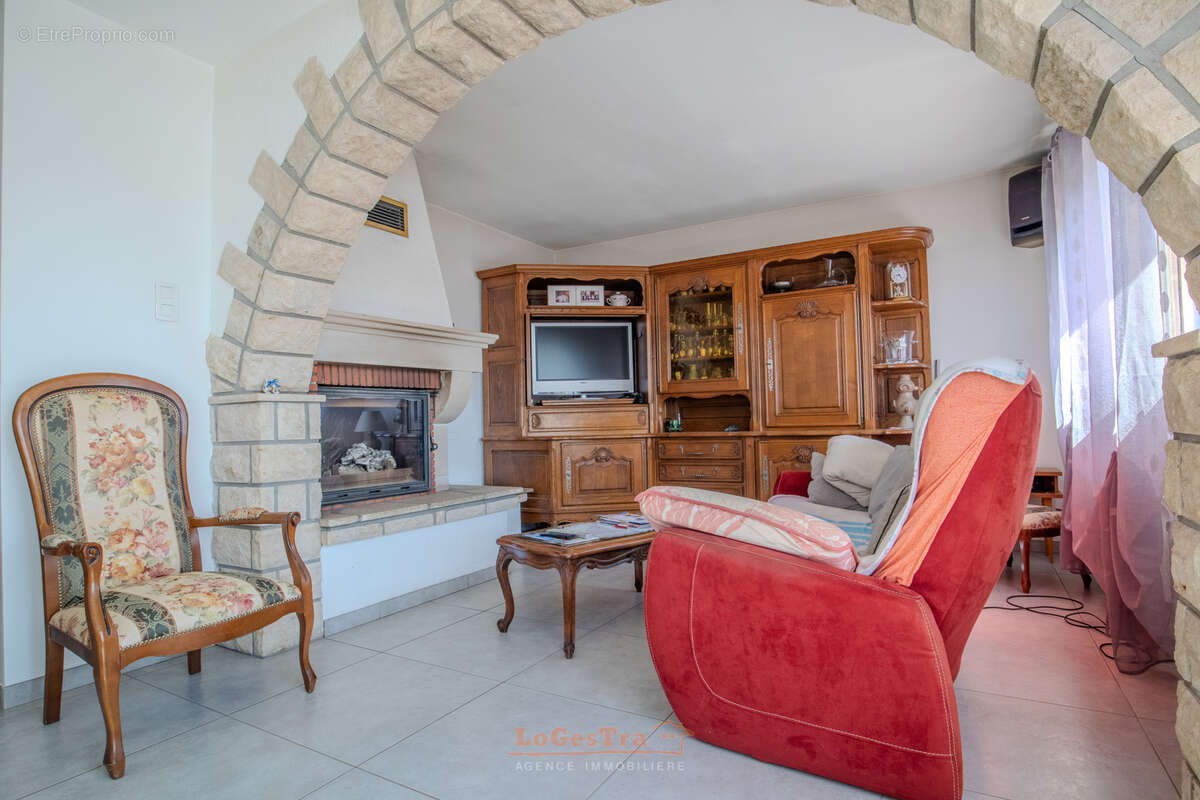 Maison à CONTREXEVILLE