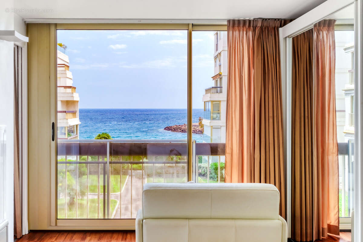 Appartement à MANDELIEU-LA-NAPOULE