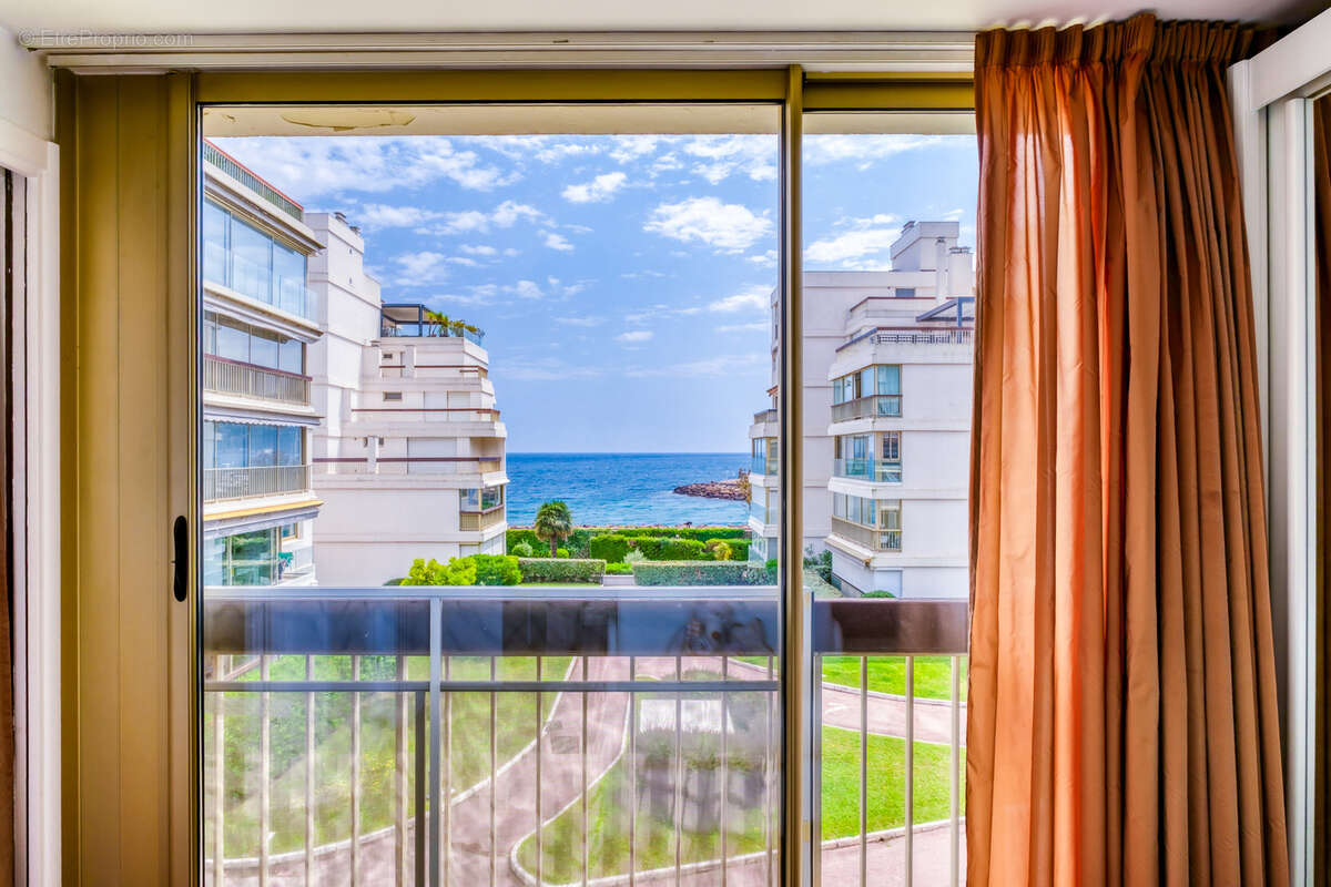 Appartement à MANDELIEU-LA-NAPOULE