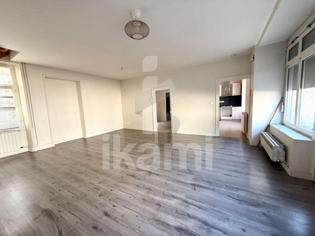 Maison à CHATEAUNEUF-DE-GALAURE