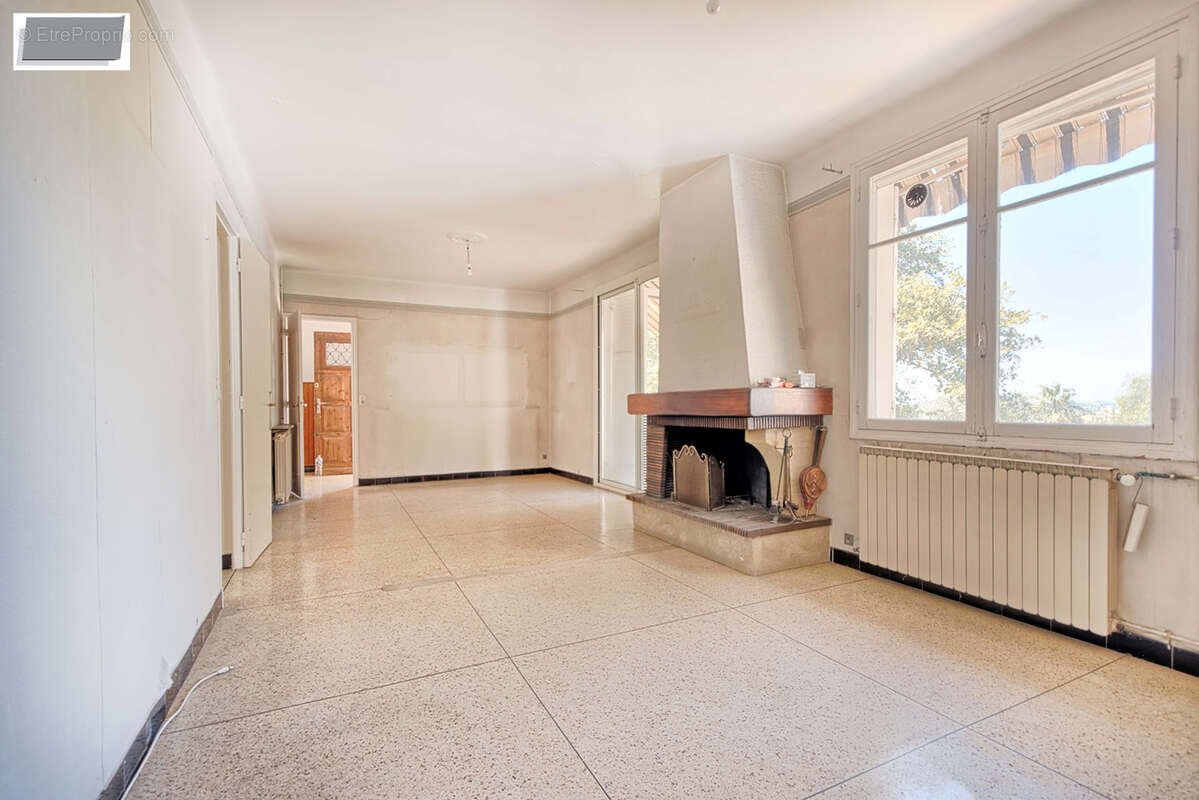 Maison à LA VALETTE-DU-VAR