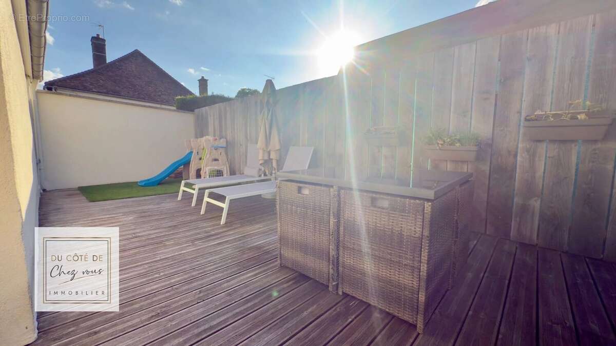 Maison à LA CHAPELLE-SAINT-LUC