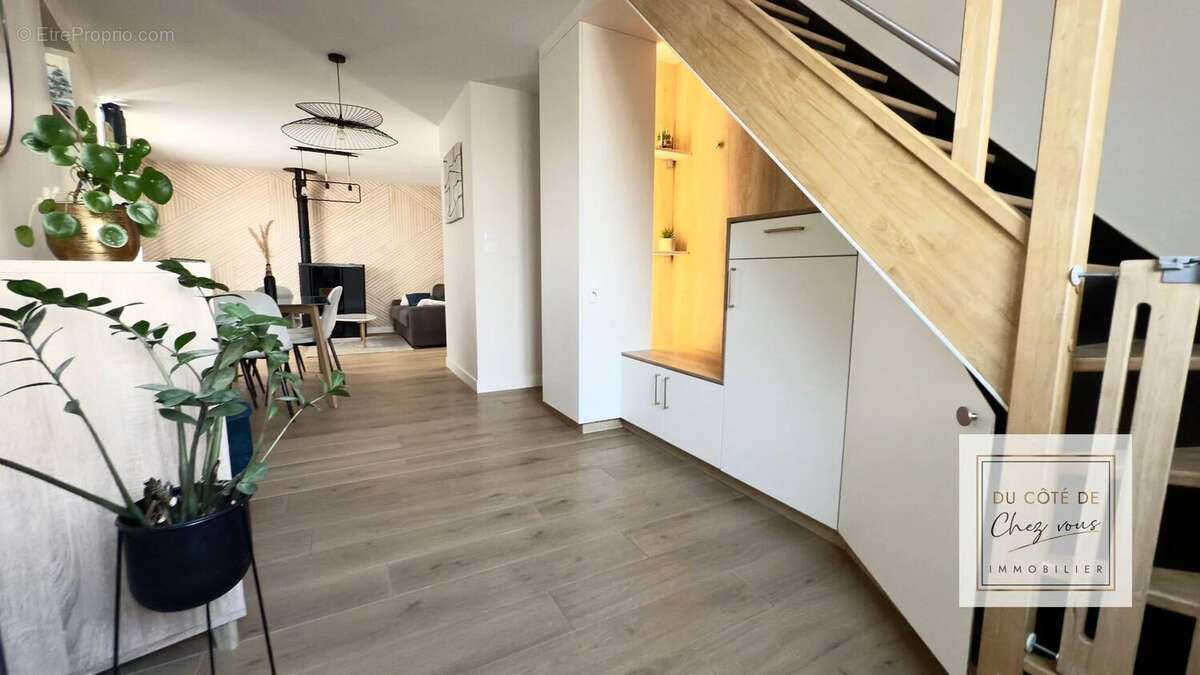 Maison à LA CHAPELLE-SAINT-LUC