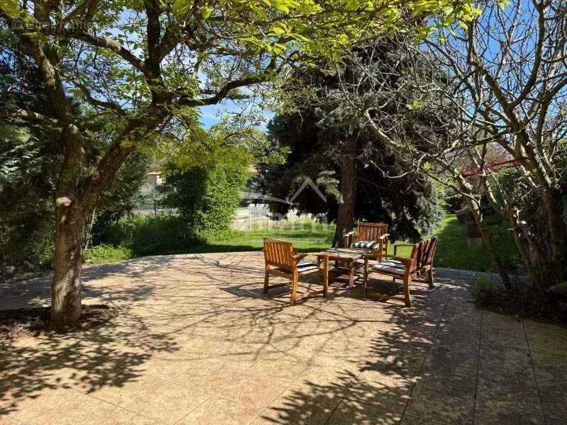 Maison à LARAGNE-MONTEGLIN