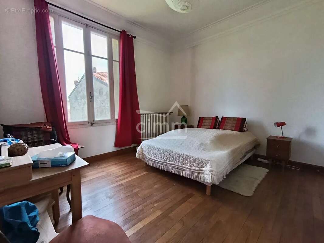 Maison à LARAGNE-MONTEGLIN