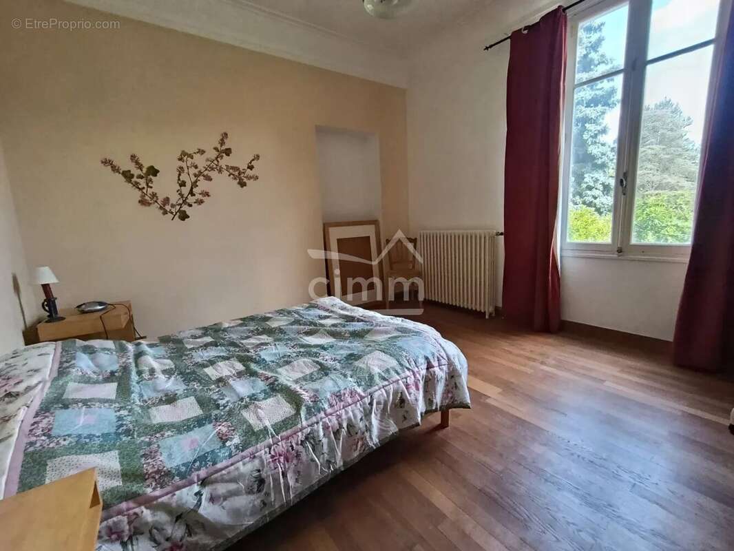 Maison à LARAGNE-MONTEGLIN