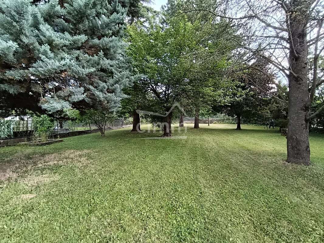 Maison à LARAGNE-MONTEGLIN