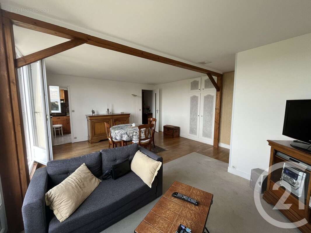 Appartement à SAINT-MAUR-DES-FOSSES