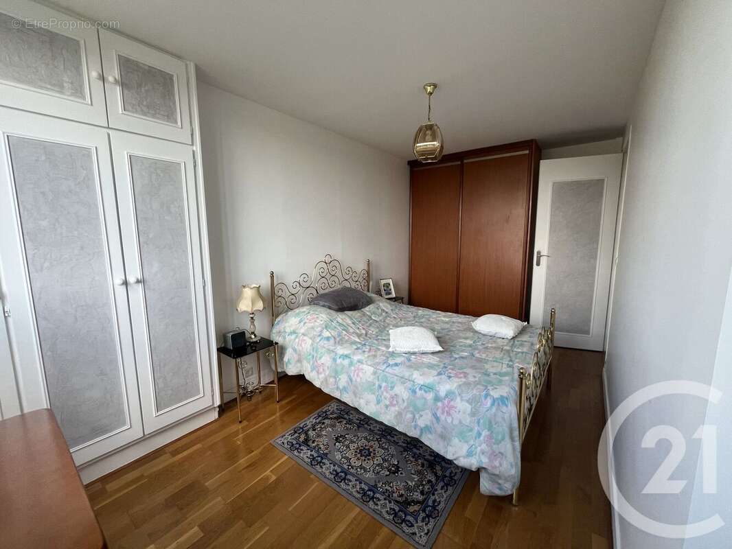 Appartement à SAINT-MAUR-DES-FOSSES