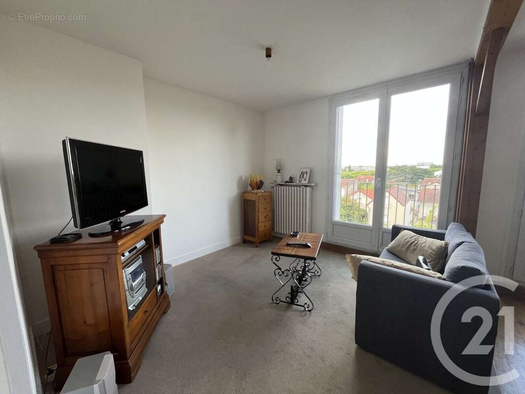 Appartement à SAINT-MAUR-DES-FOSSES