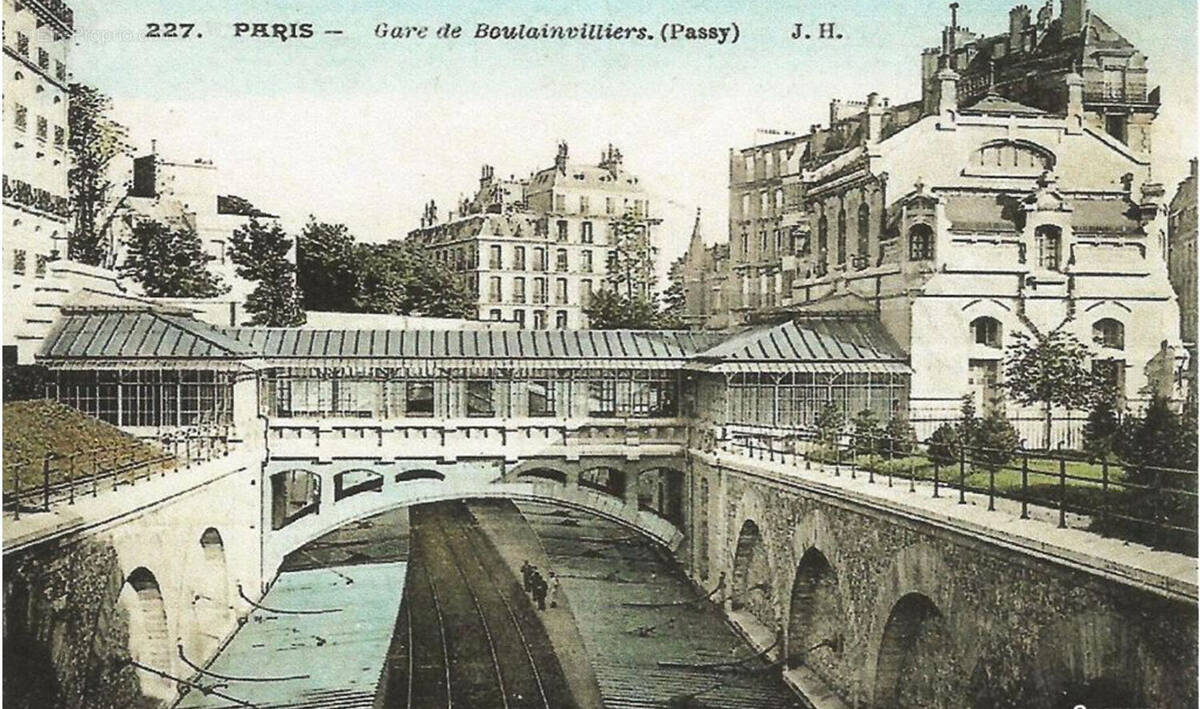 Appartement à PARIS-16E