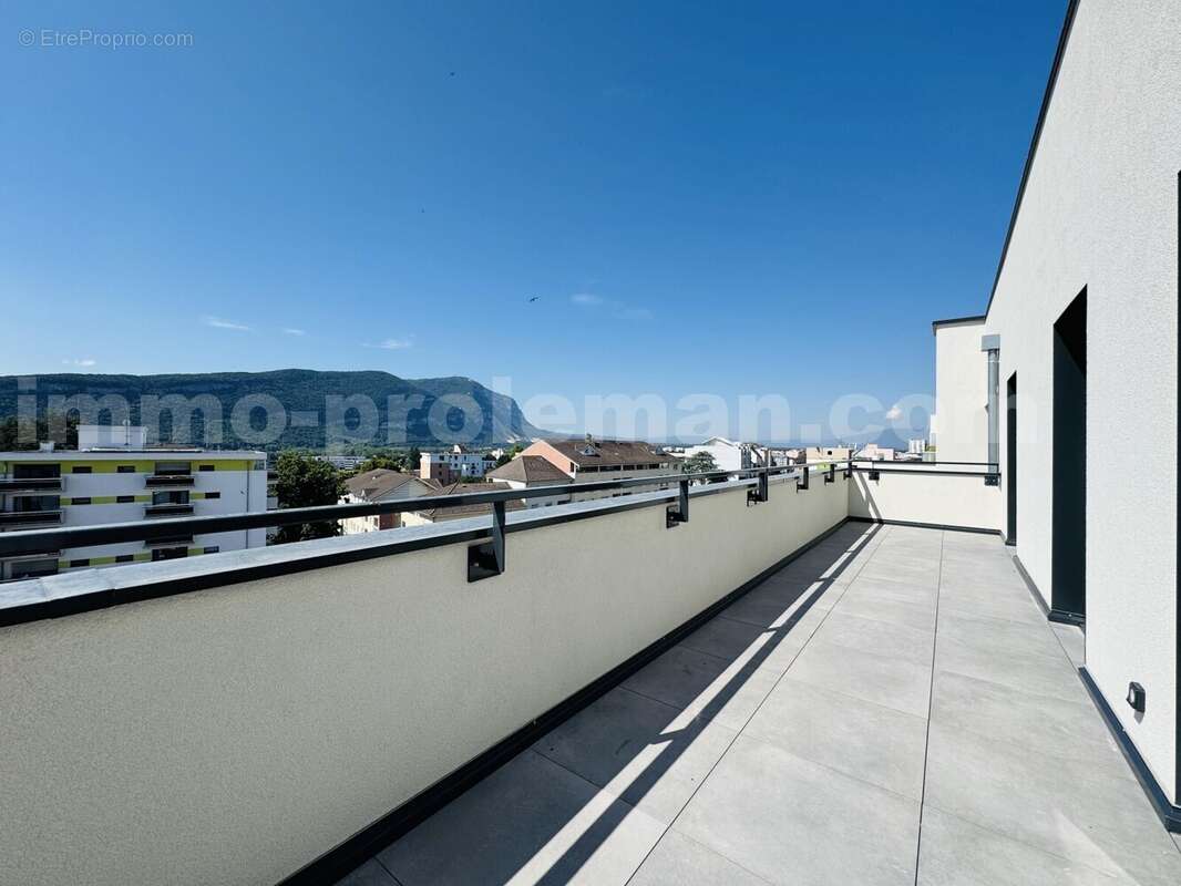 Appartement_T4_Ambilly_belle_superficie_prox_frontière_Suisse_tram_Ceva_direction_Genève_Secteur_calme_Verdoyant_Frontaliers_Cuisine_séjour_chambre_1_chambre_2_chambre_3_chambre_4_salle_de_bain_1_salle_de_bain_2_terrasse_ - Appartement à AMBILLY