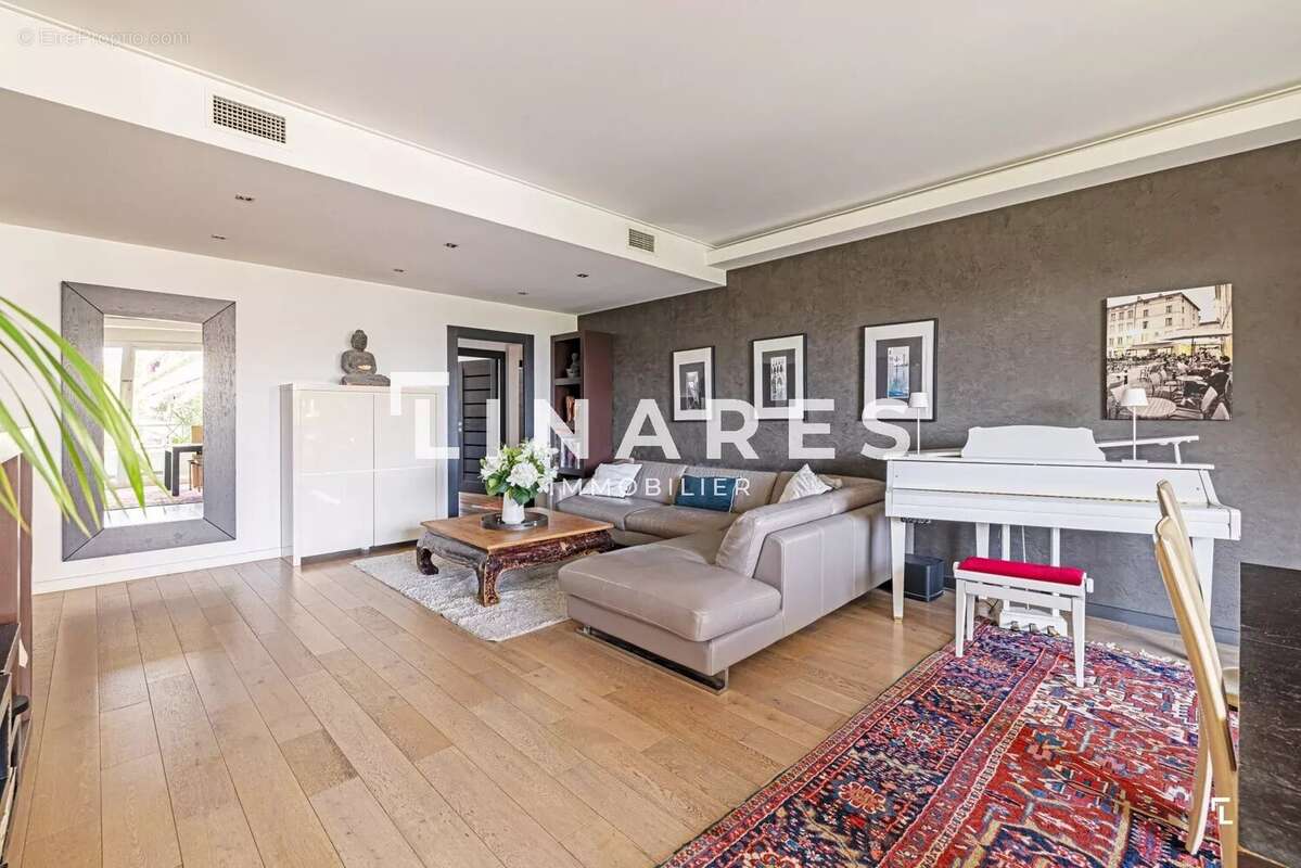 Appartement à MARSEILLE-8E