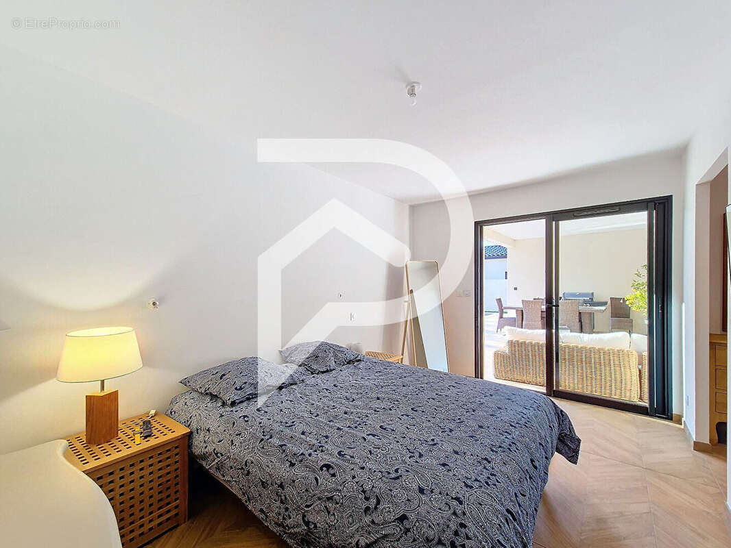 Maison à MONTELIMAR