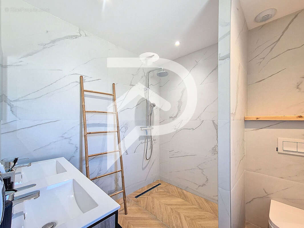 Maison à MONTELIMAR