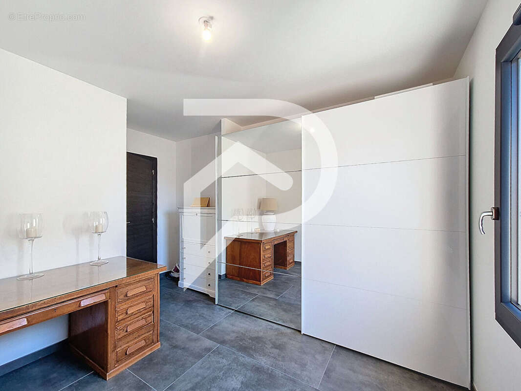 Maison à MONTELIMAR