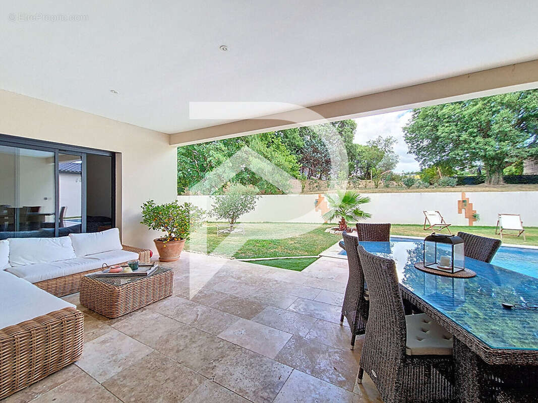 Maison à MONTELIMAR