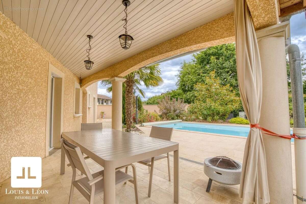 Maison à SAINT-GEORGES-DE-RENEINS