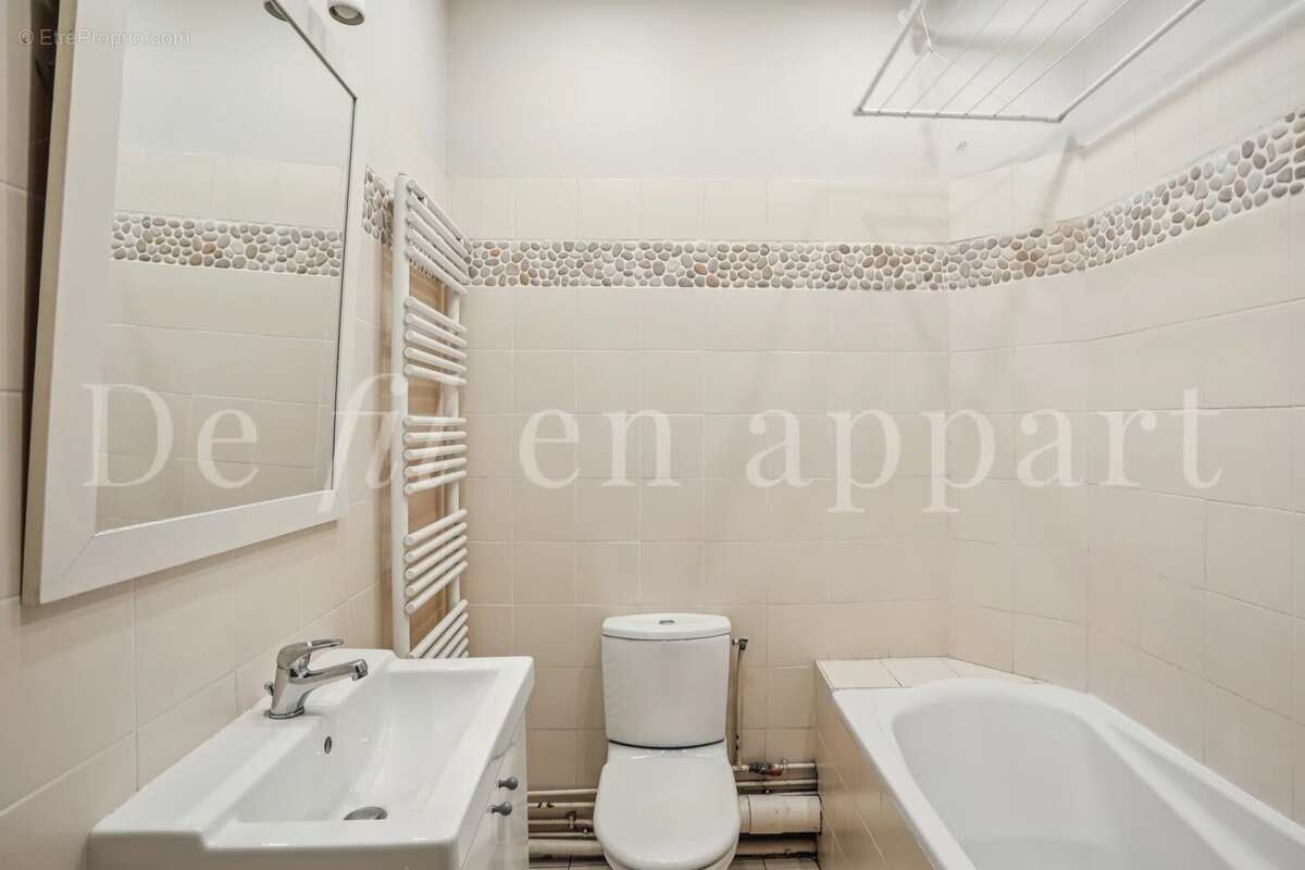 Appartement à PARIS-16E