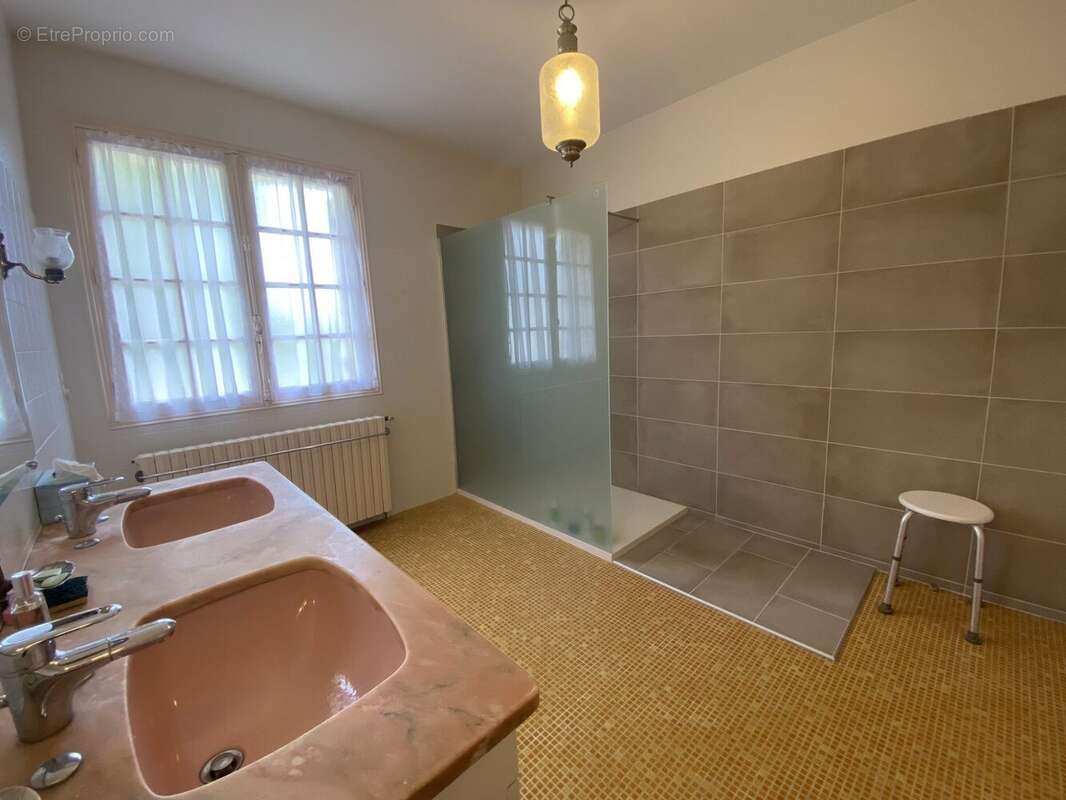 Maison à COULOUNIEIX-CHAMIERS