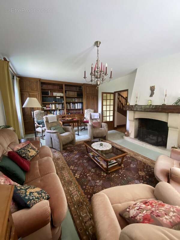 Maison à COULOUNIEIX-CHAMIERS