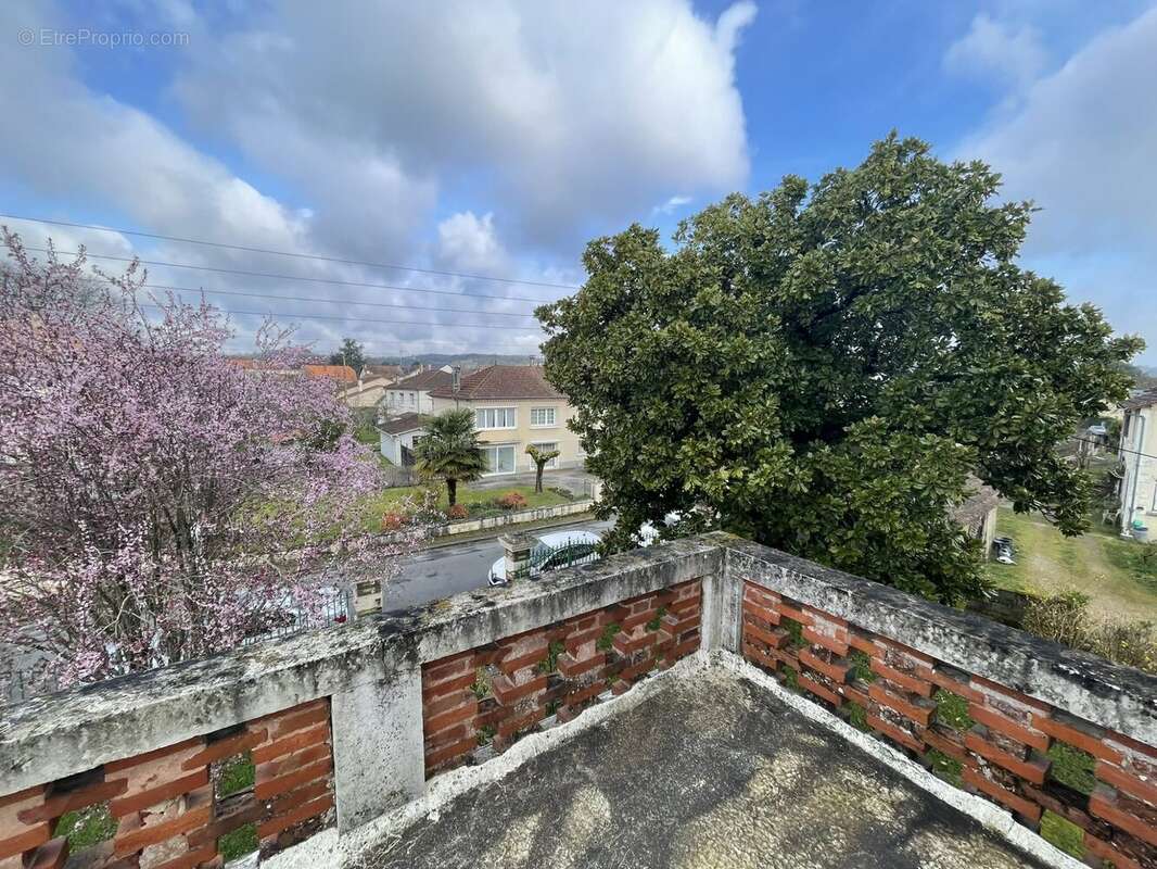 Maison à SAINT-ASTIER