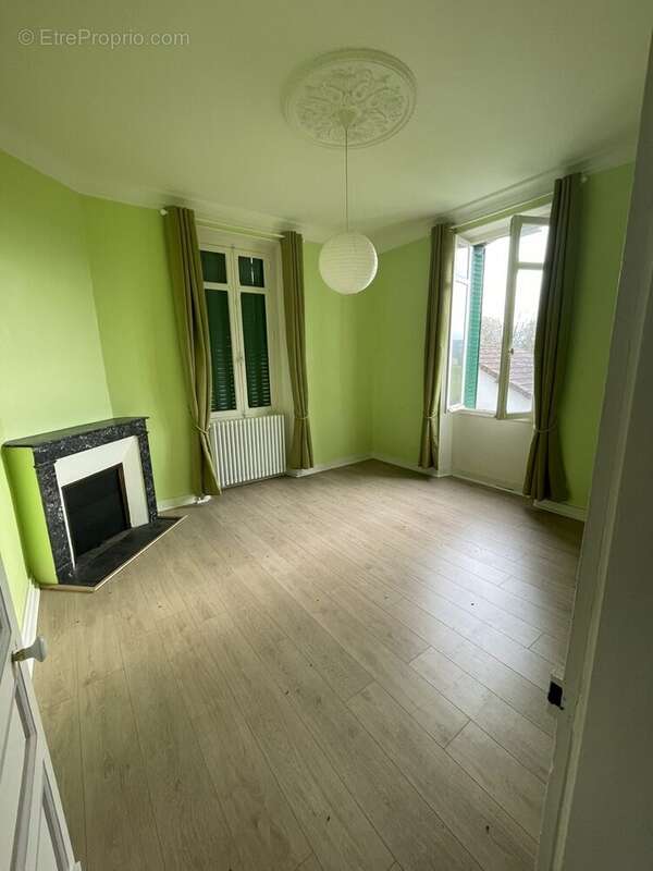 Maison à SAINT-ASTIER