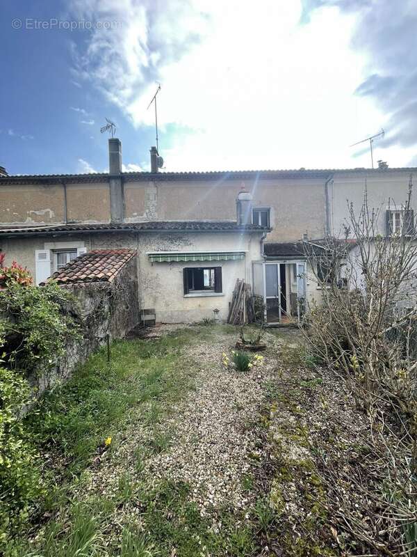 Maison à SAINT-ASTIER