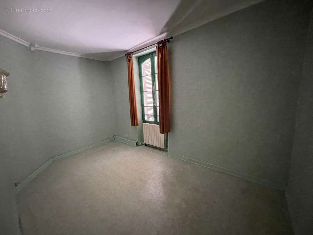 Maison à SAINT-ASTIER