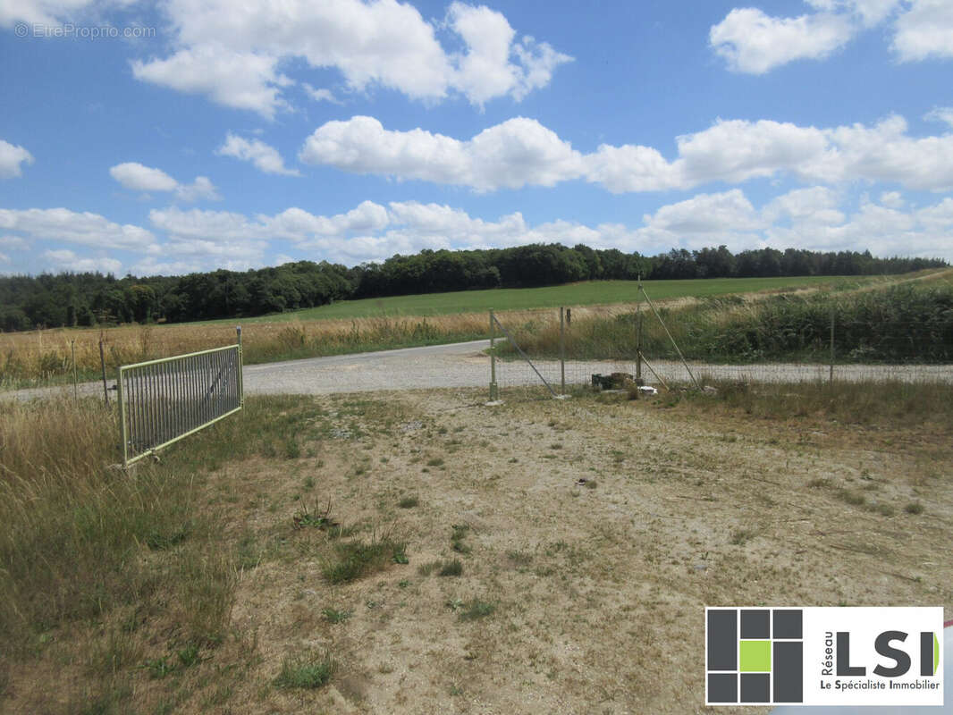 Terrain à GUILLIERS
