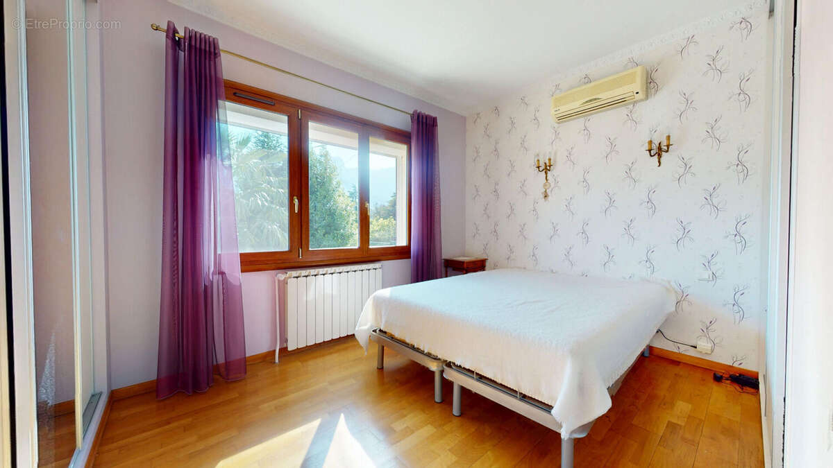 Maison à SAINT-EGREVE