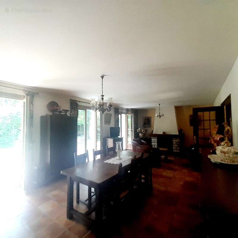 Maison à FOUCHEROLLES