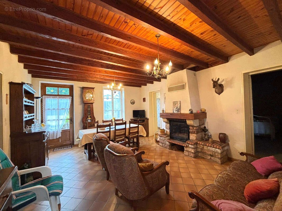 Maison à SAINT-JEAN-SUR-VEYLE