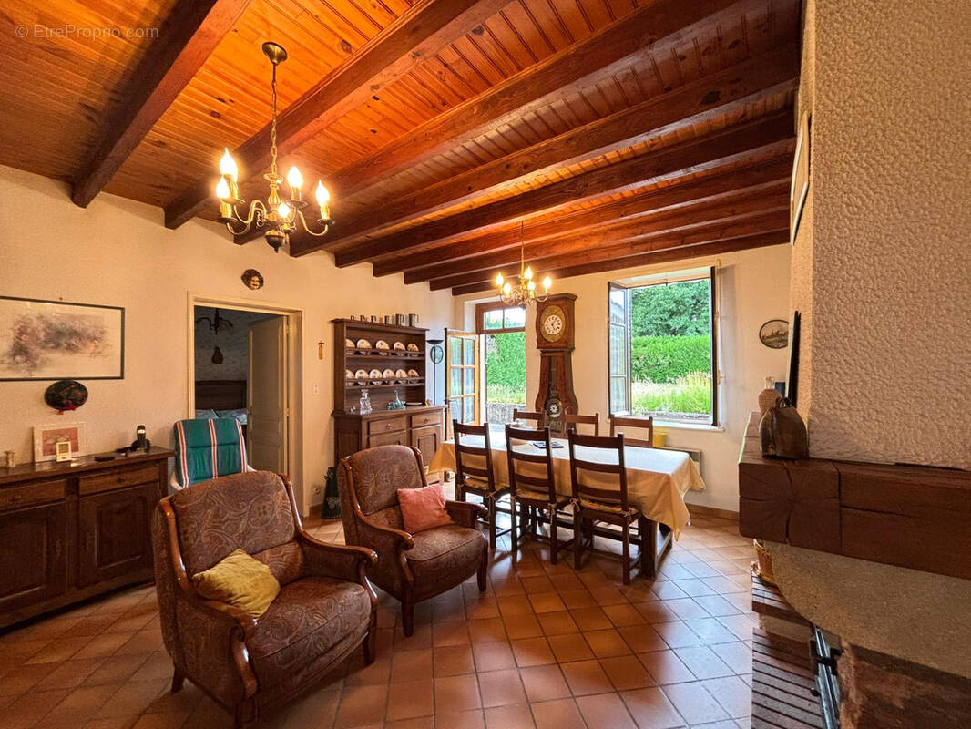 Maison à SAINT-JEAN-SUR-VEYLE