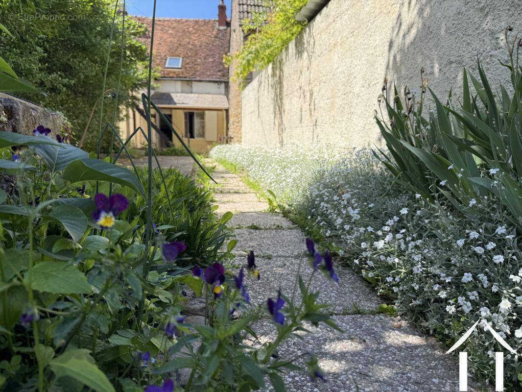Maison à ARNAY-LE-DUC