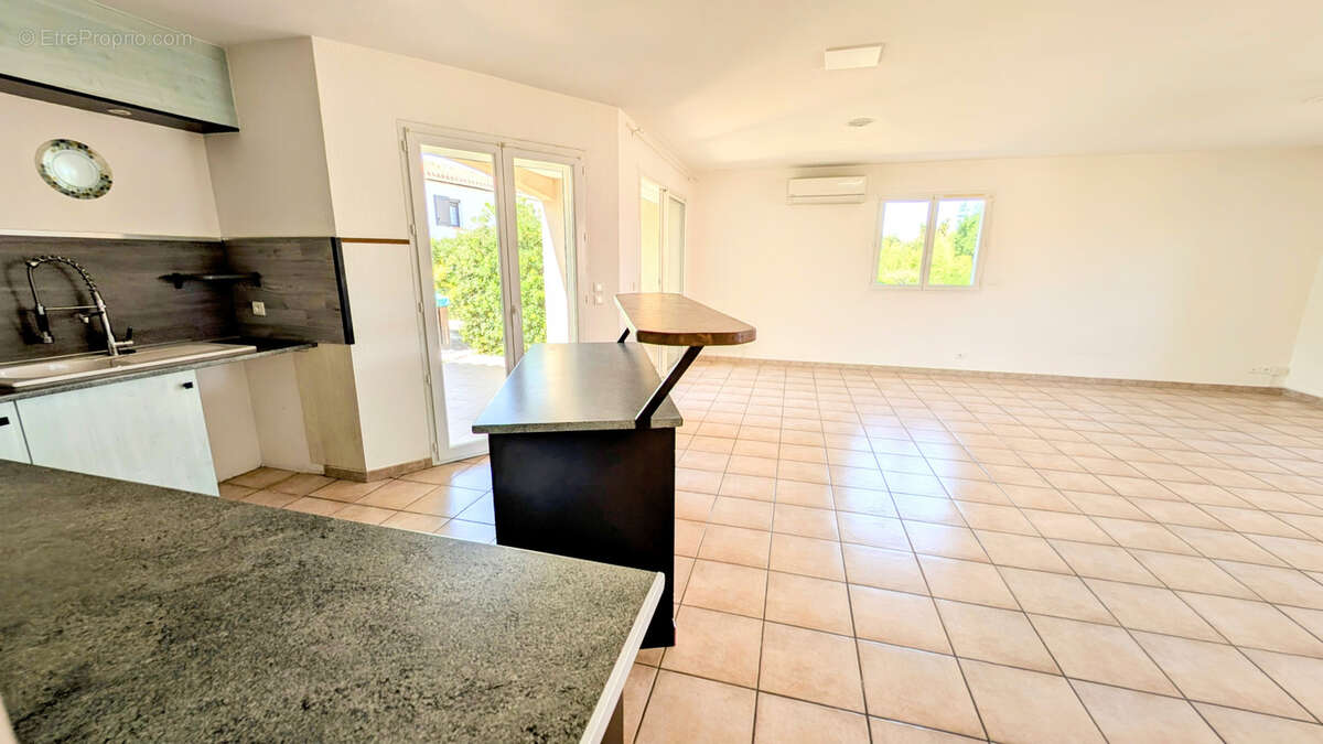 Maison à SAINT-GENIS-DES-FONTAINES