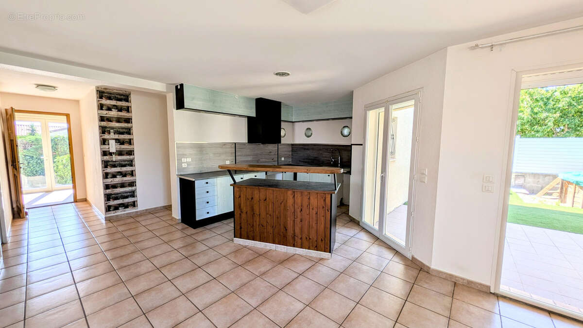 Maison à SAINT-GENIS-DES-FONTAINES