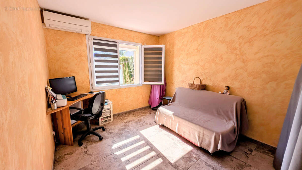 Maison à SAINT-GENIS-DES-FONTAINES