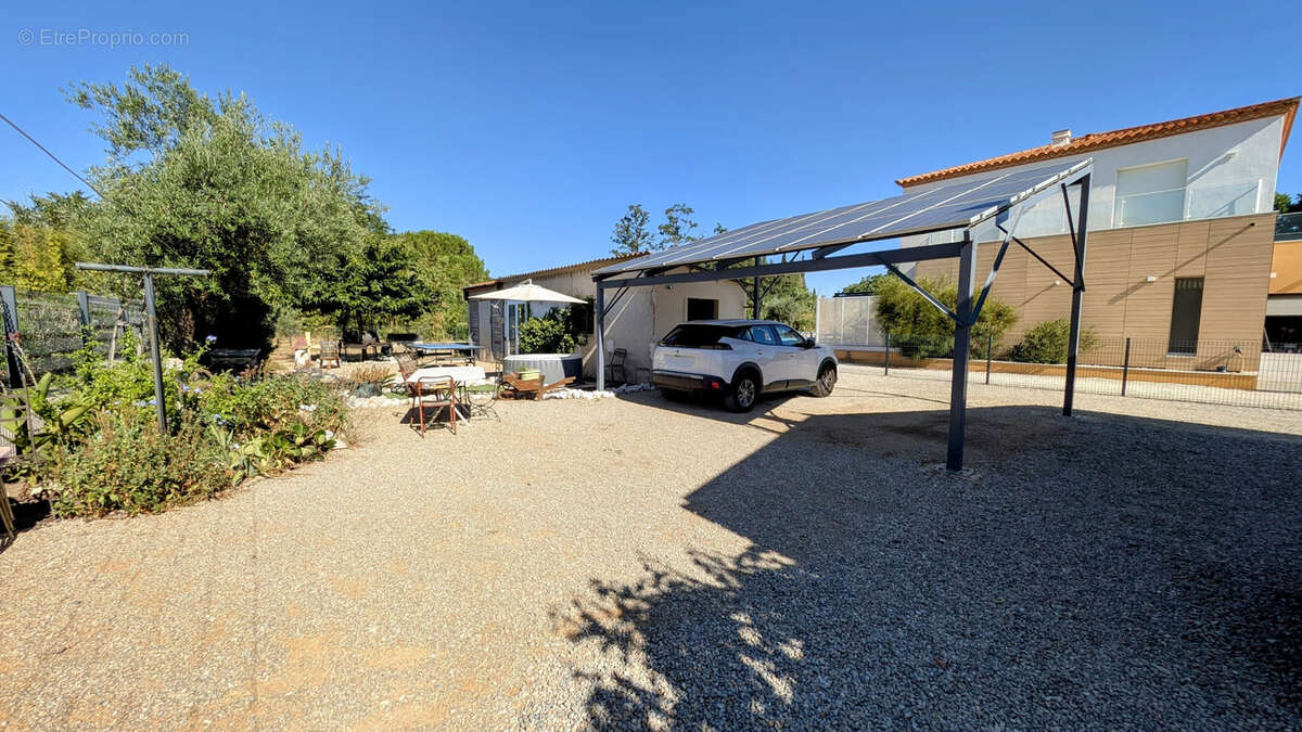 Maison à SAINT-GENIS-DES-FONTAINES