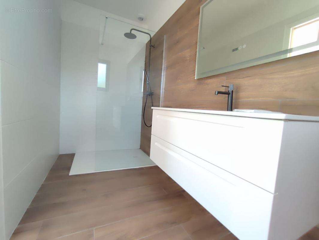 Maison à SAINT-PRIVAT-DE-CHAMPCLOS