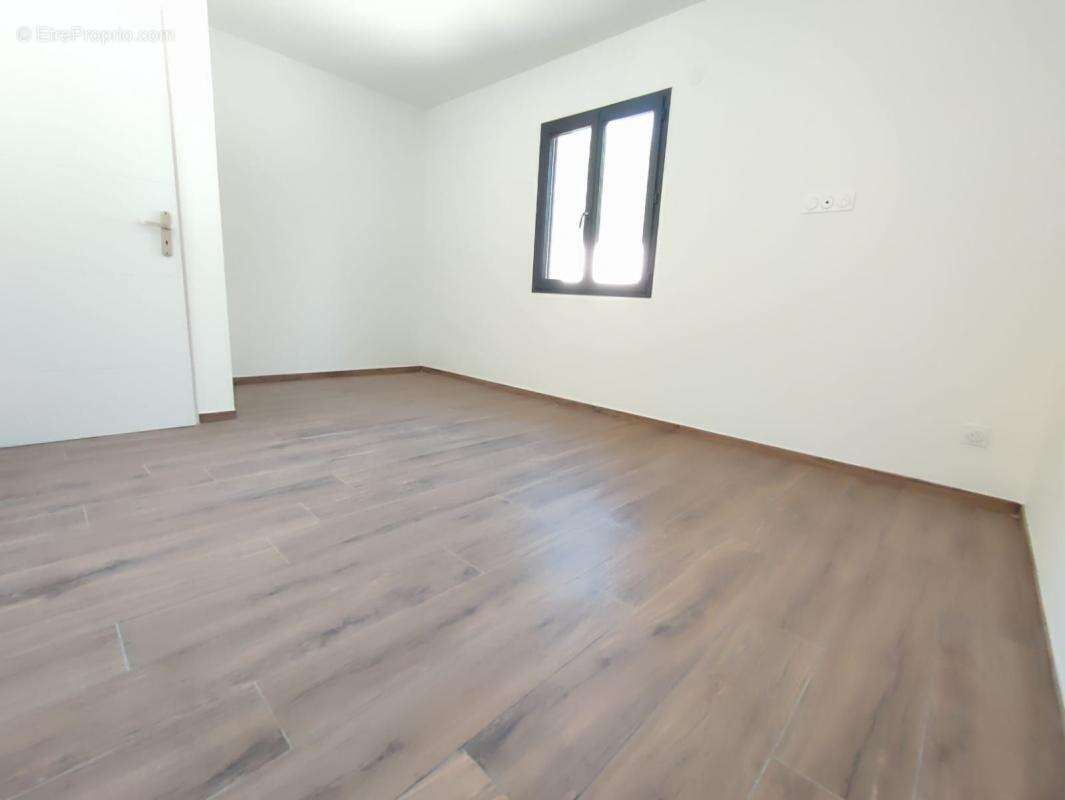 Maison à SAINT-PRIVAT-DE-CHAMPCLOS