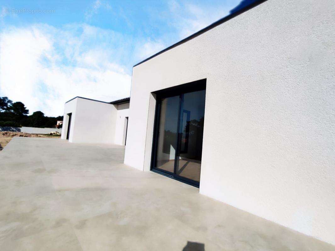 Maison à SAINT-PRIVAT-DE-CHAMPCLOS