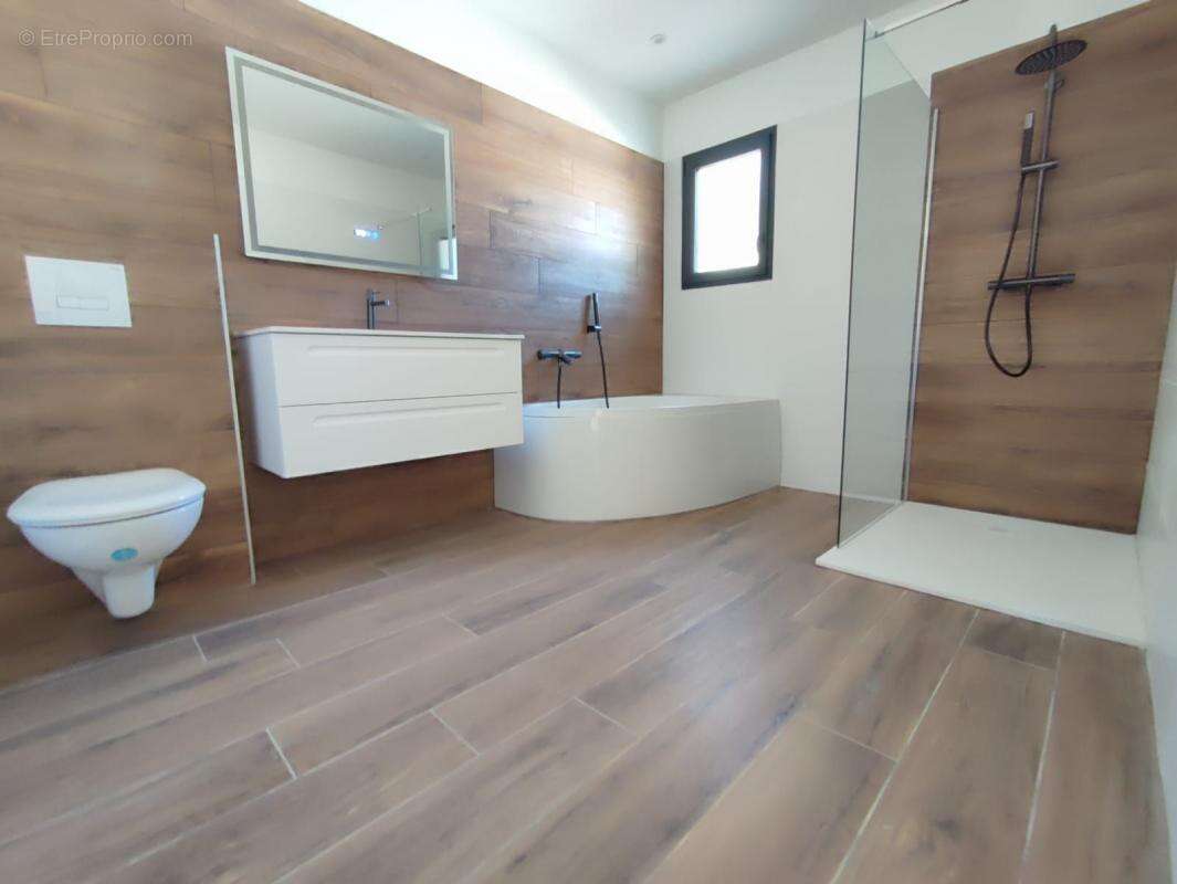 Maison à SAINT-PRIVAT-DE-CHAMPCLOS