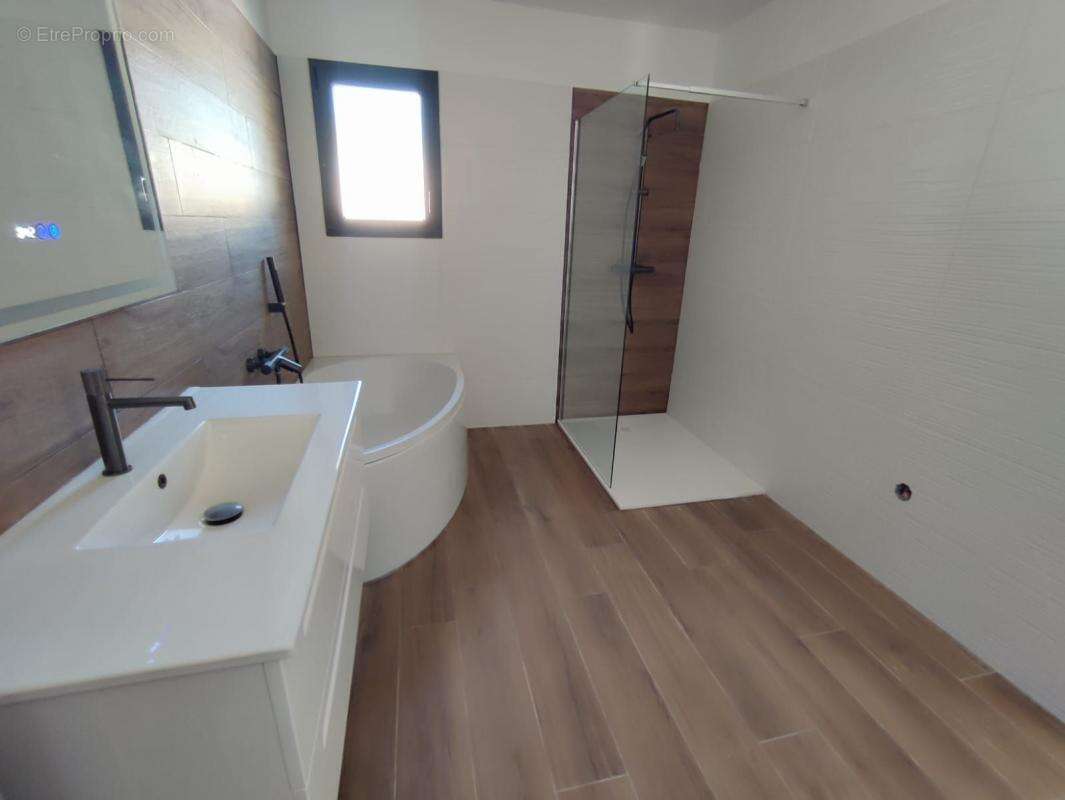 Maison à SAINT-PRIVAT-DE-CHAMPCLOS