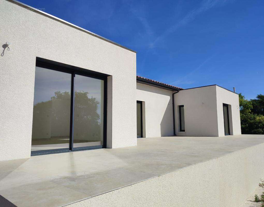 Maison à SAINT-PRIVAT-DE-CHAMPCLOS