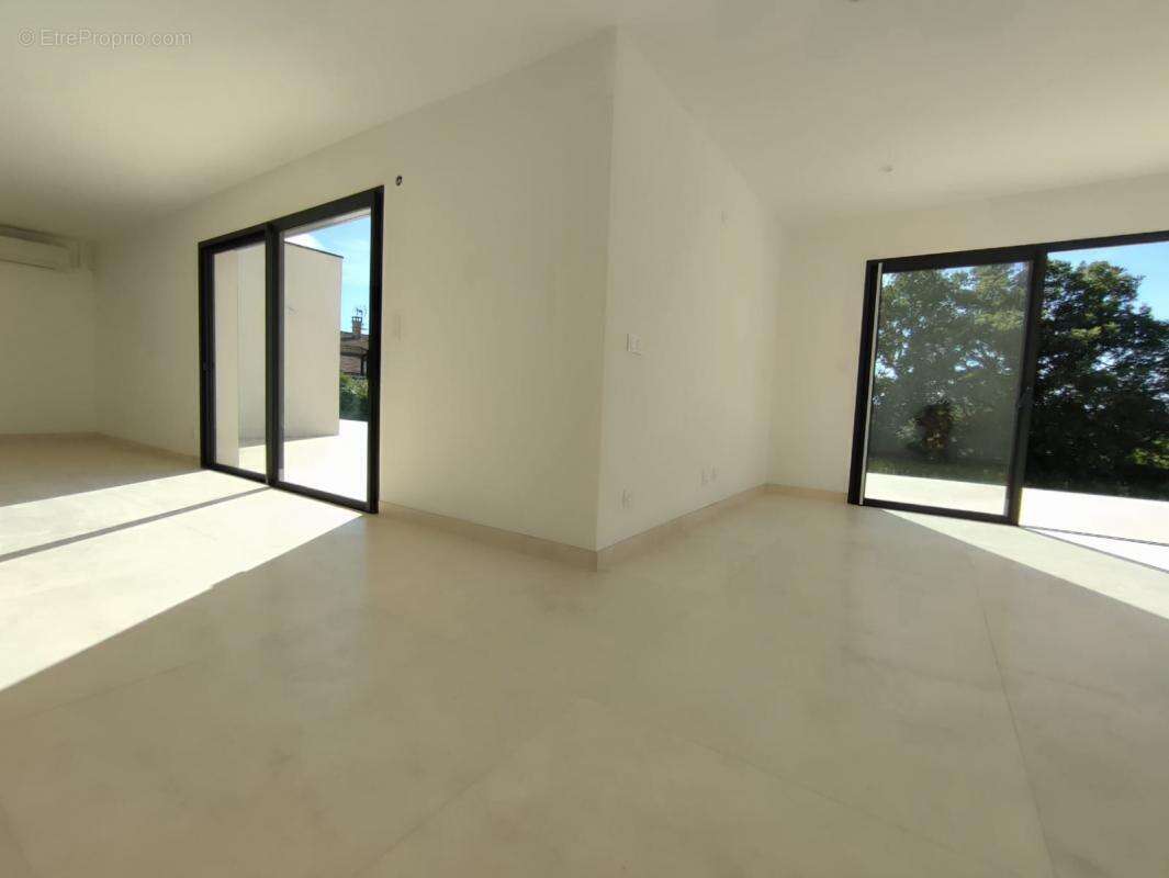 Maison à SAINT-PRIVAT-DE-CHAMPCLOS