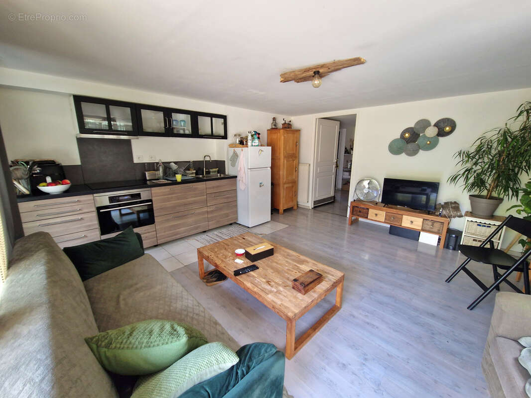 Maison à VEUREY-VOROIZE