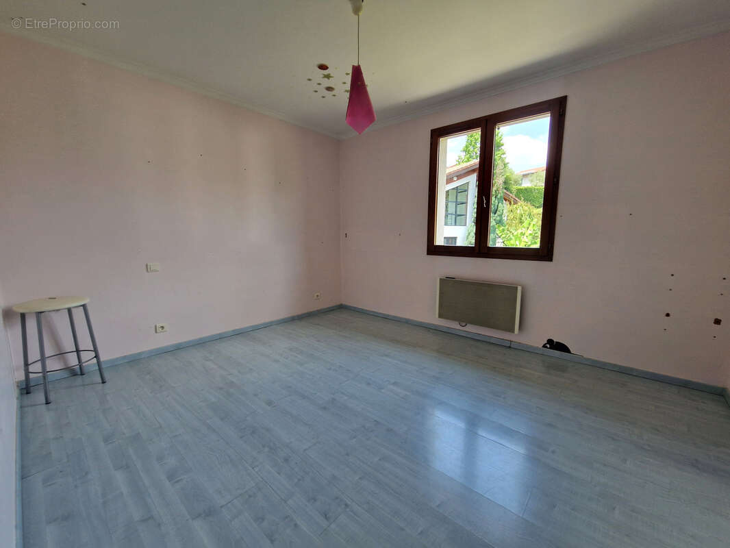 Maison à VEUREY-VOROIZE