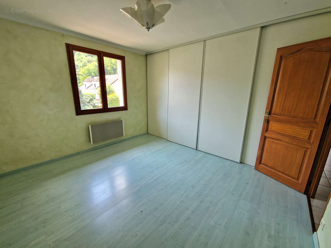 Maison à VEUREY-VOROIZE